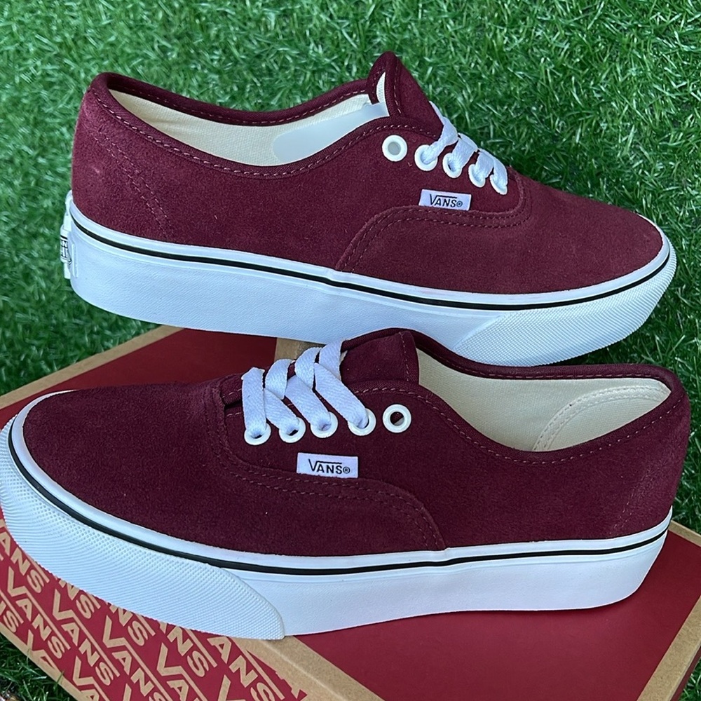 Vans WMNS Authentic Platfor
(Suede) Port Royale/True
VN0ARAVRJNR PlatformS - Picture 12 of 16